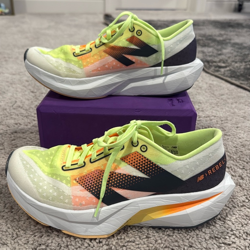 New Balance Fuel Cell Rebel v4 sz 8.5
